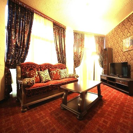 Hotel Kilikiya Úzhgorod Habitación foto